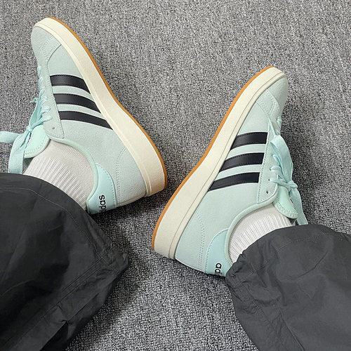 adidas Grand Court Base 00s 潮流时尚薄底 耐磨低帮板鞋 JR7077