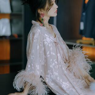 新中式晨袍新娘晨拍礼服婚礼结婚粉色高级感羽毛仙女晨袍