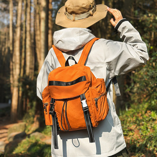 日本跨境户外登山包女轻便旅游双肩包女高颜值纯色高中生大学生书