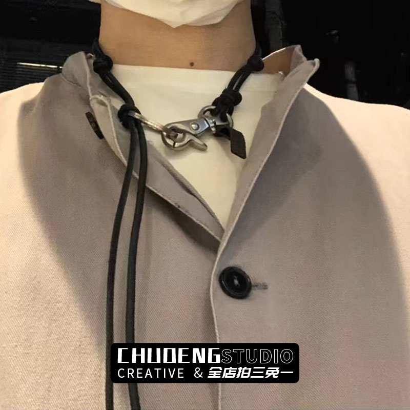 百搭钛钢钥匙扣皮绳圆环简约项链