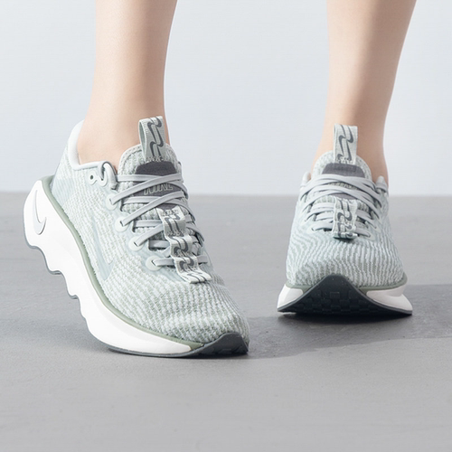 Nike/耐克透气厚底运动跑步鞋