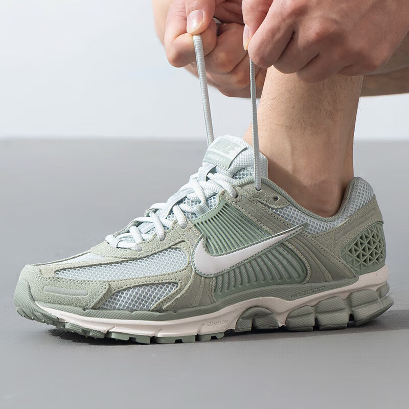 耐克男透气耐磨运动休闲鞋