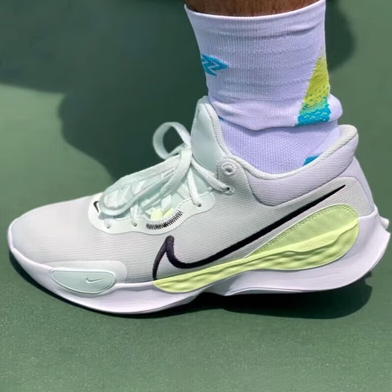 耐克男子实战训练缓震篮球鞋