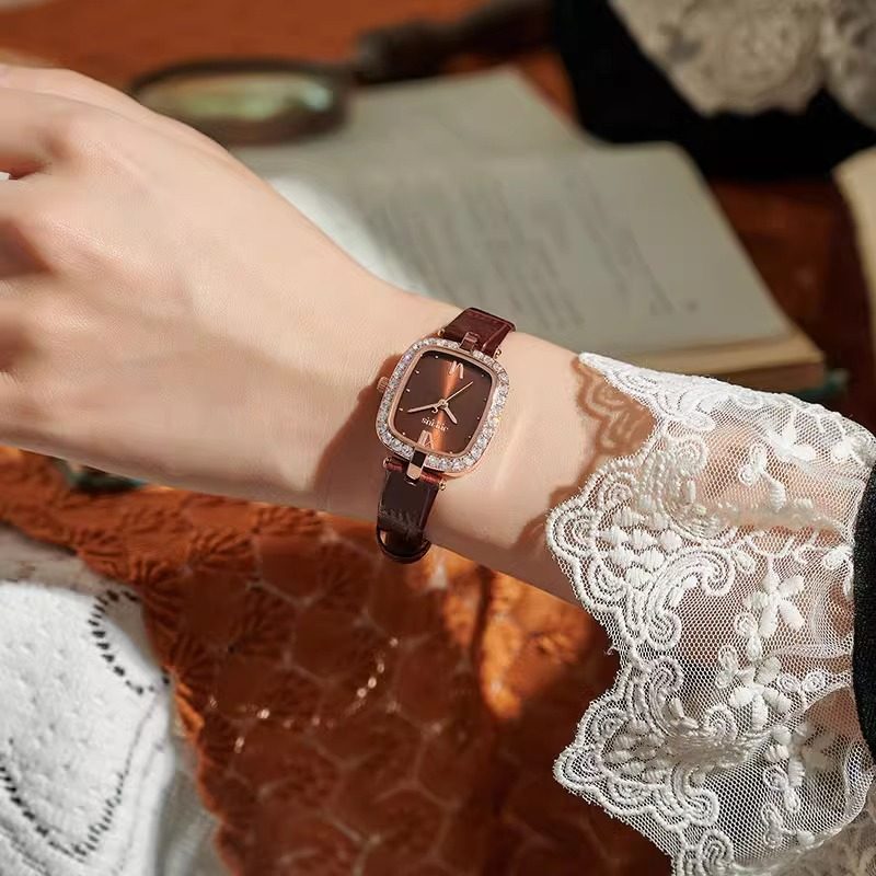 聚利时官方手表女款高级轻奢小众锆石小方表正品真皮石英表1428