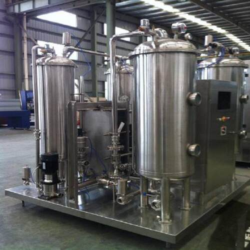 汽水生产设备含水气86饮料生产自动化加气泡线合苏打酒混灌装线厂