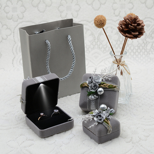 高档LED灯绒盒项链盒子送礼包装盒创意礼盒戒指盒婚礼对戒盒礼盒