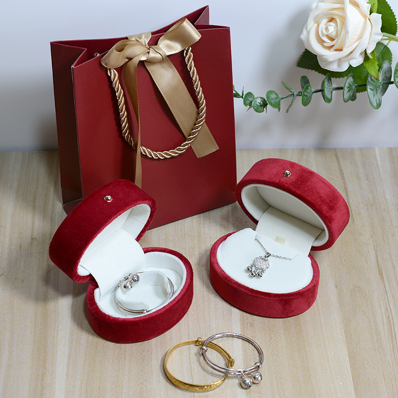 宝宝项圈盒子半圆金扣点缀