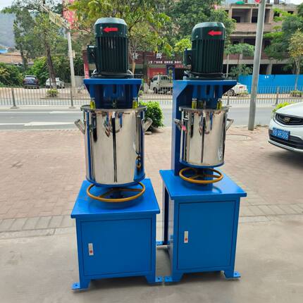 广东供应5KG-150KG色粉打粉机染料颜料混合分散搅拌机预混料立式