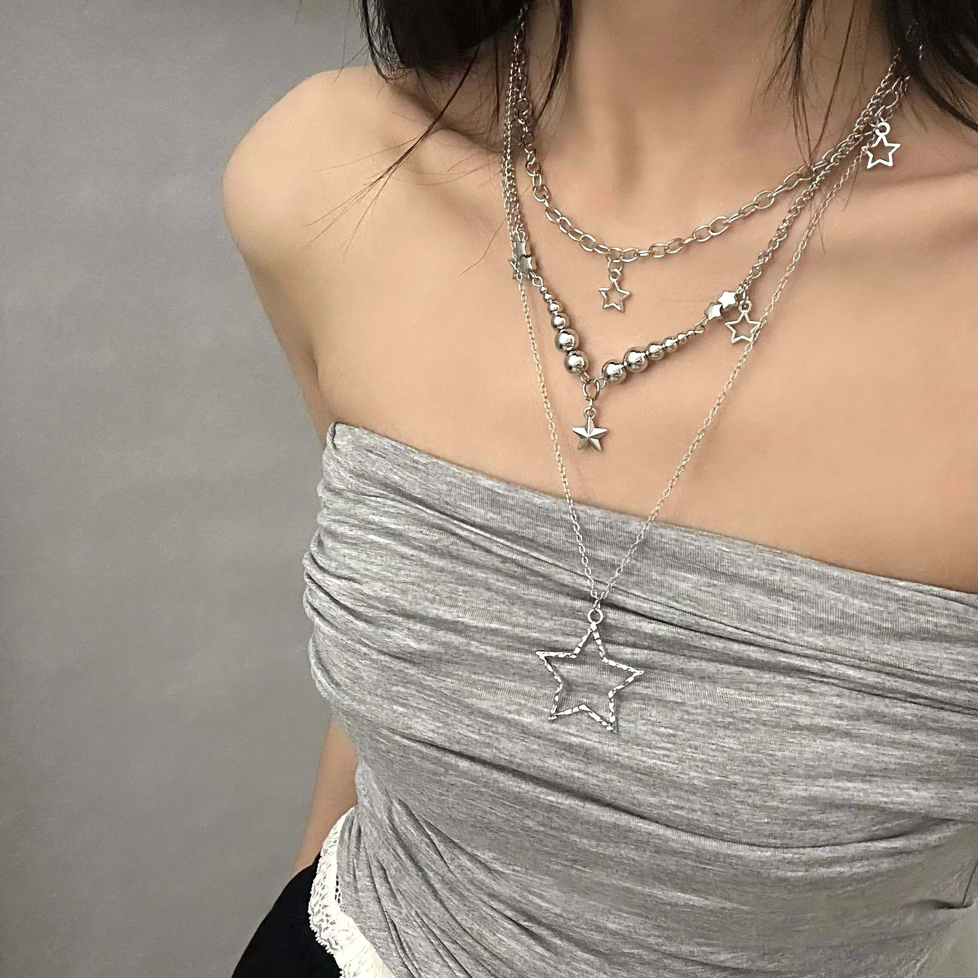 千禧辣妹风三层叠戴星星项链女小众设计高级感锁骨链独特百搭配饰
