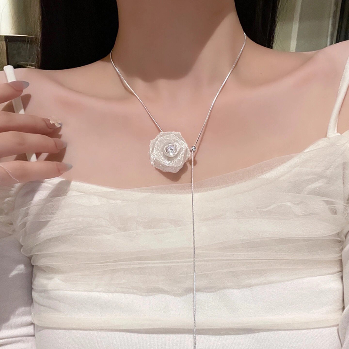 韩系闪钻网纱山茶花朵项链女2026新款高级感轻奢小众锁骨颈链配饰