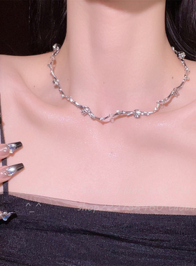 玫瑰花拼接项链女ins夏季轻奢小众高级感配饰甜酷网红通勤锁骨链