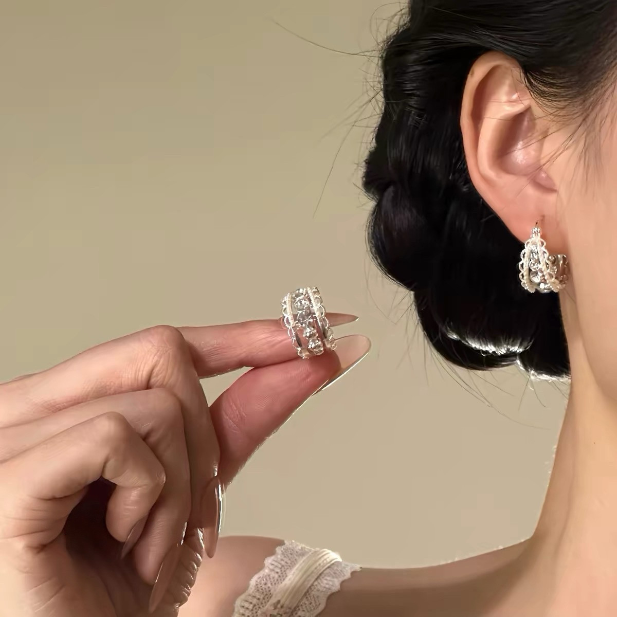精致超闪水钻蕾丝花边耳环女轻奢高级感气质耳钉2026新款爆款耳饰