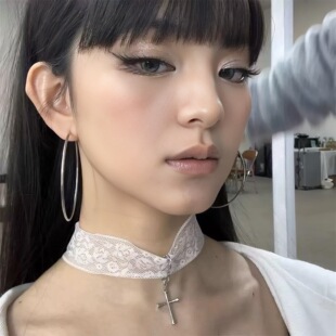 复古宽边白色蕾丝十字架项圈choker颈带纯欲辣妹风颈链锁骨链潮