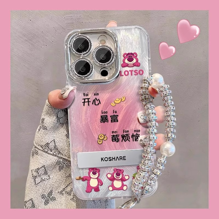 适用苹果16ProMax手机壳iphone15新款高级感14暴富草莓熊ip13可爱全包12防摔硅胶镜头膜11带支架手链保护套女