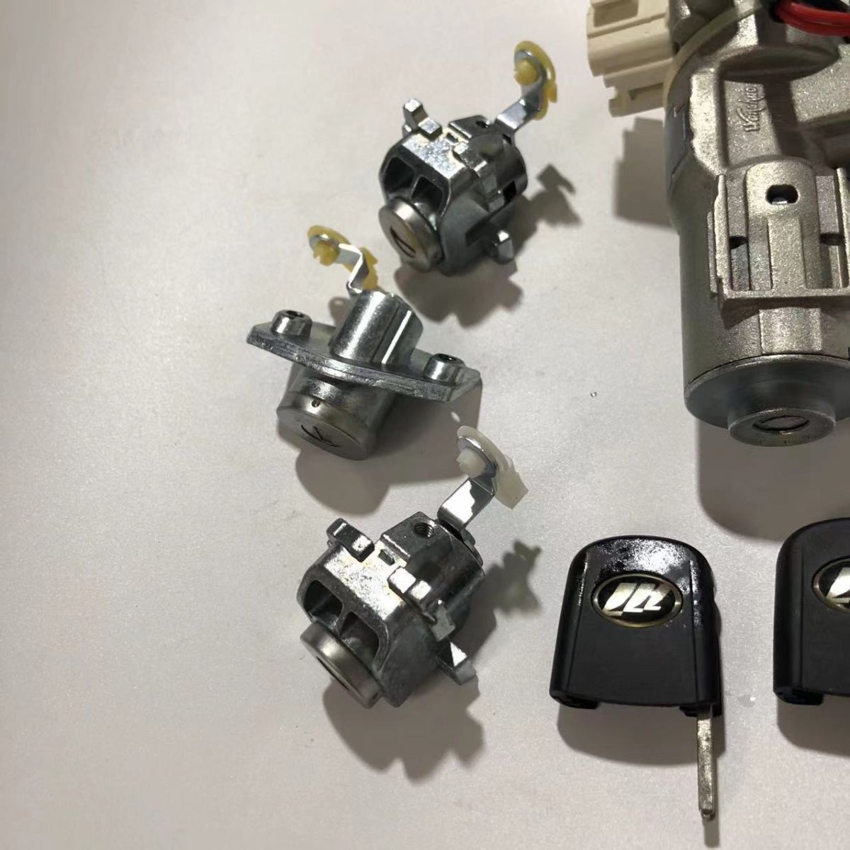 力帆X60SUV点火开关全车