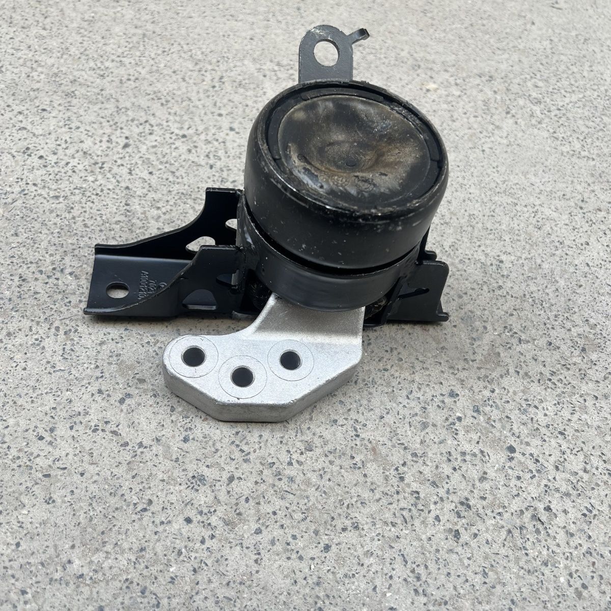 力帆530X发动机机脚胶后