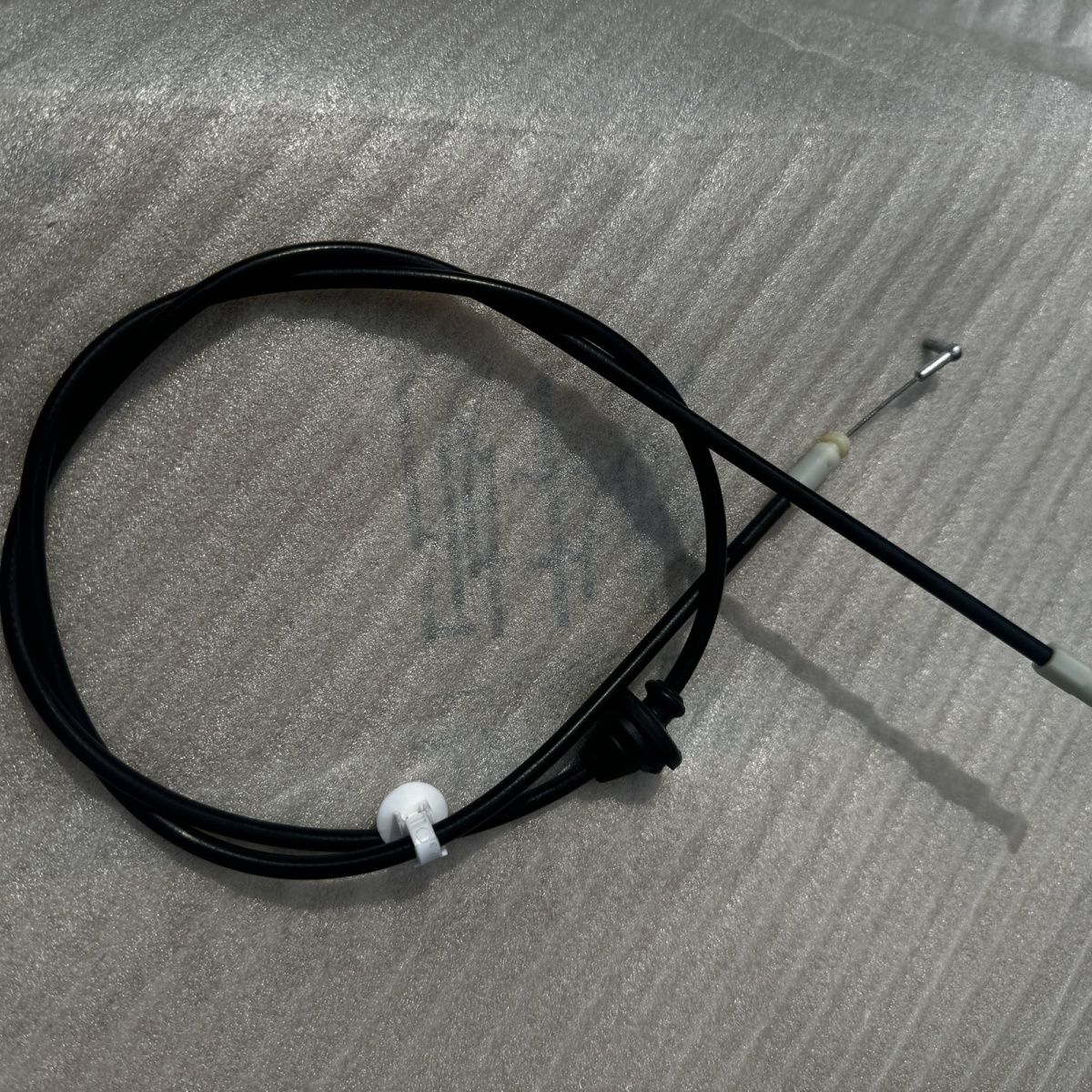 陕汽通家福家机盖拉线电