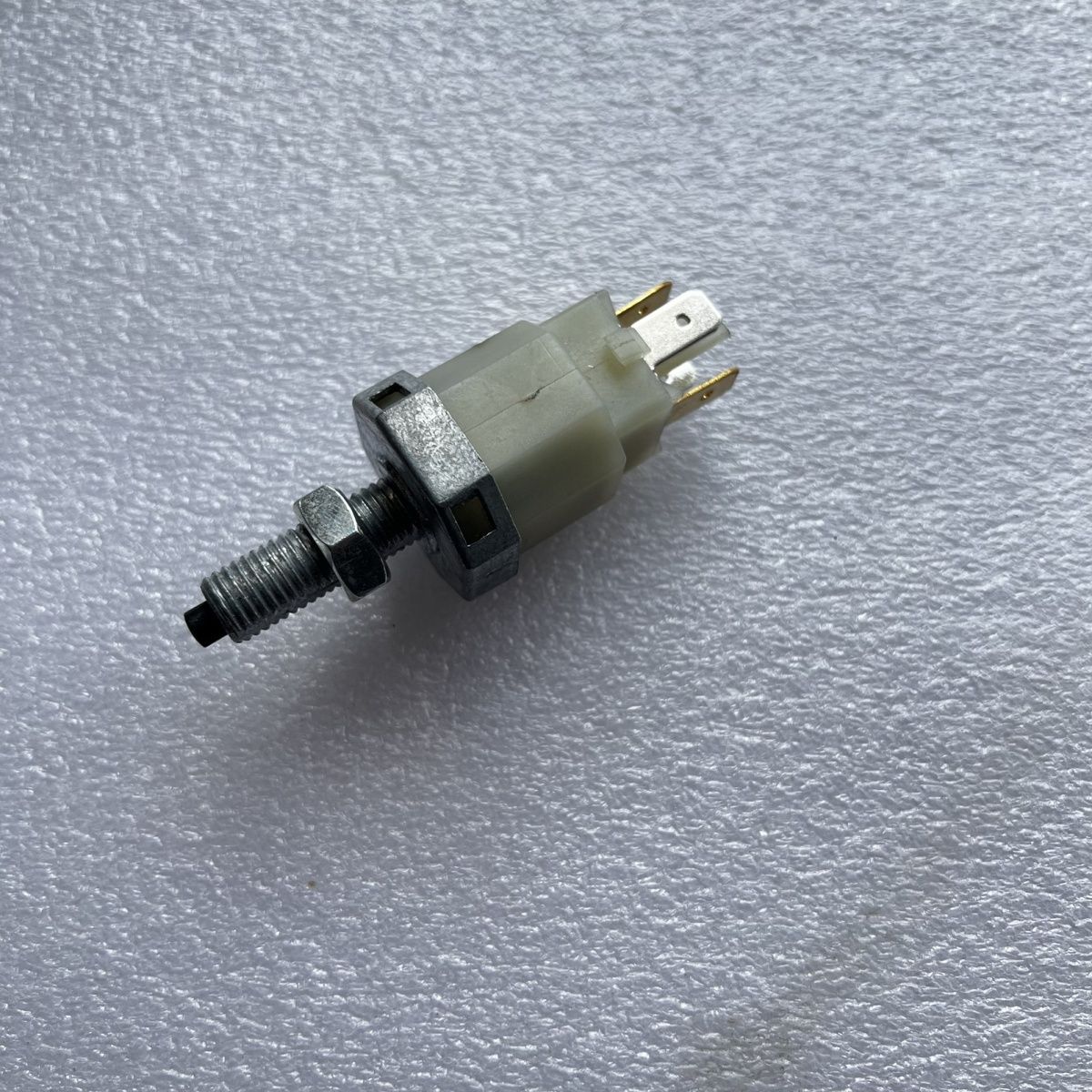 奇瑞A2刹车灯开关A3制动