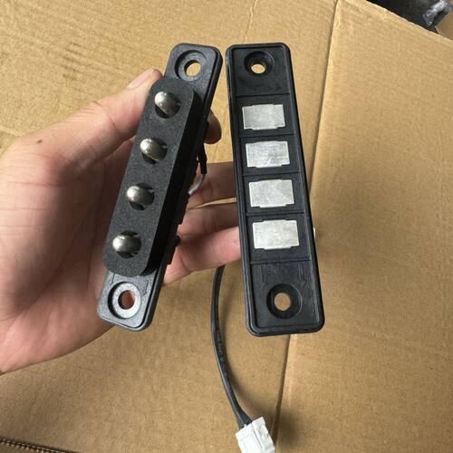 瑞驰EC75中门开关新能源