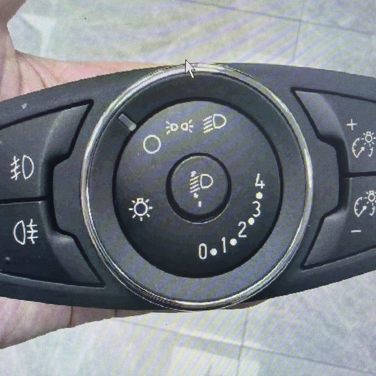 福特撼路者经典大灯福克