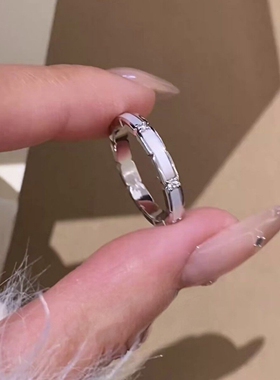 清冷感仿闪钻贝母戒指女小众设计