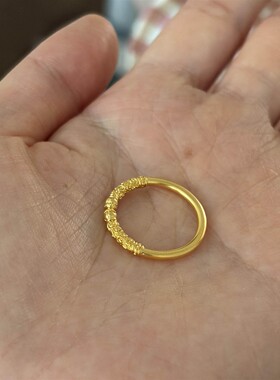 古法黄金色卷草纹半圈雕花戒指女