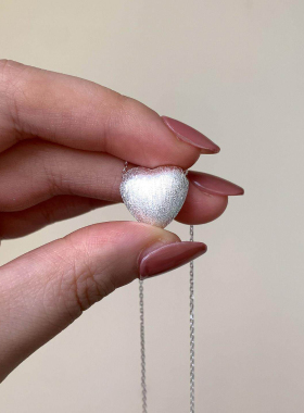 银色拉丝爱心吊坠项链女百搭轻奢