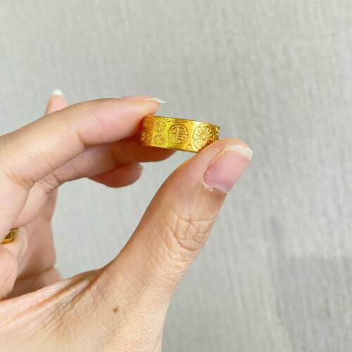 复古老钱风金色錾刻宽版吉言戒指