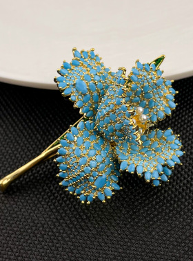 轻奢铜合金仿水晶蓝玫瑰胸针