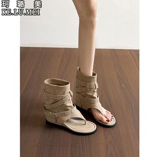 管靴铆钉罗马凉靴 夏坡跟辣妹时髦短筒裤 内增高夹趾凉鞋 女2026新款