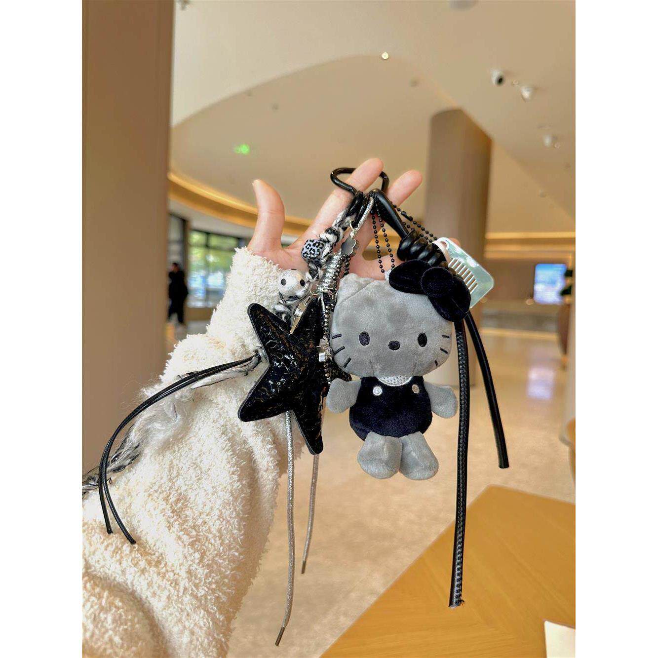 日本代购hellokitty黑色系可爱立体星星KT公仔包包挂件钥匙扣挂饰