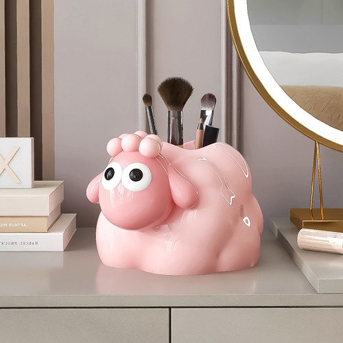 卡通小羊笔筒摆件女孩生日礼物