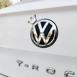 创意车标创意车贴蛇年大吉小皇冠适用所有车好猫大众奔驰奥迪车贴