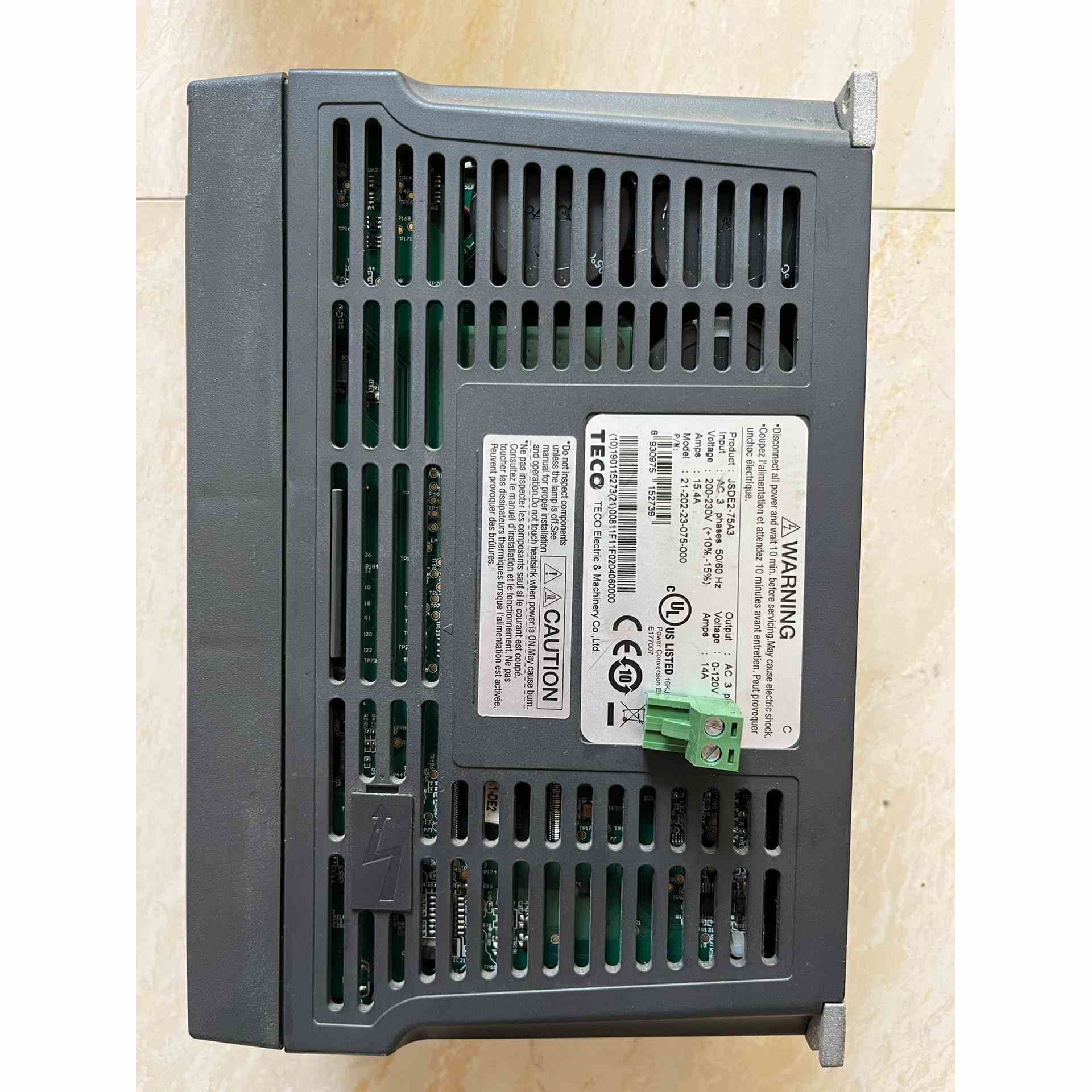东驱动器 JSDE2-75A3 成色漂亮 包好不,不是实价