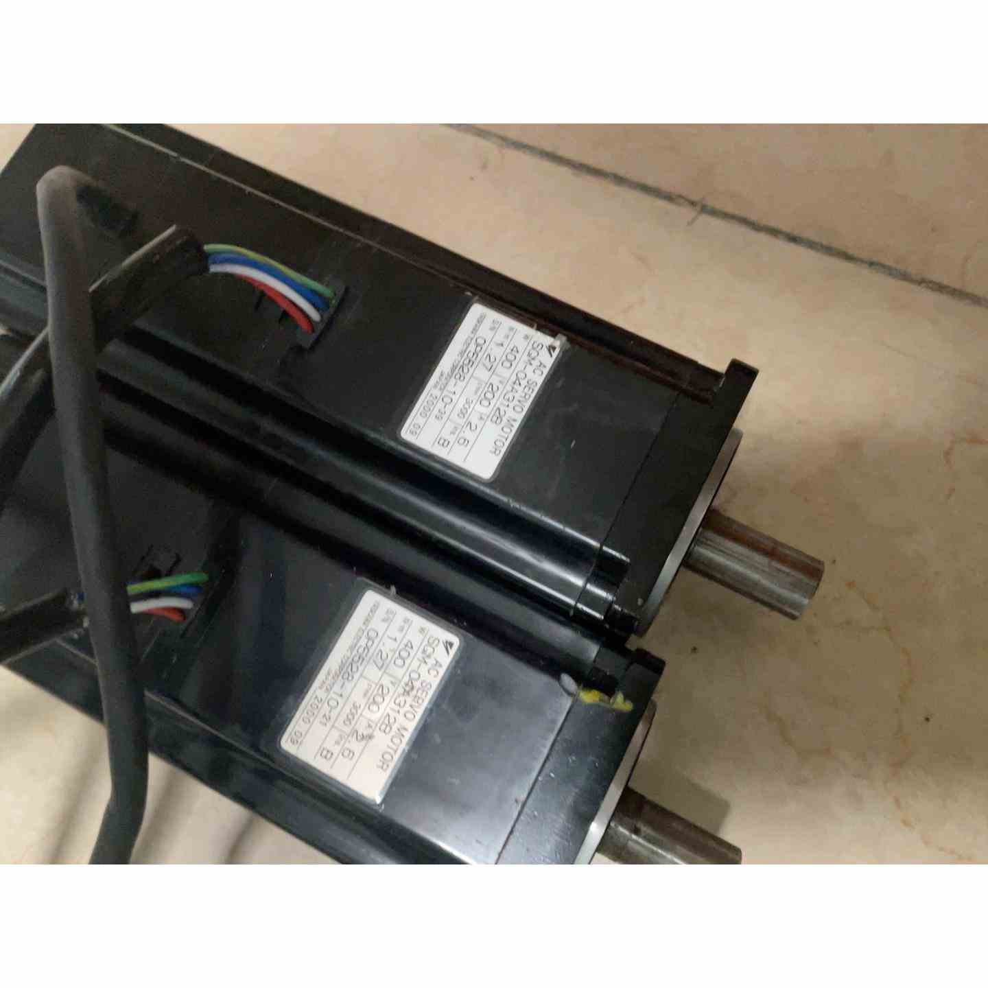 安川电机SGM-04A312B 拆机成色还可以 功能包好 9,不是实价