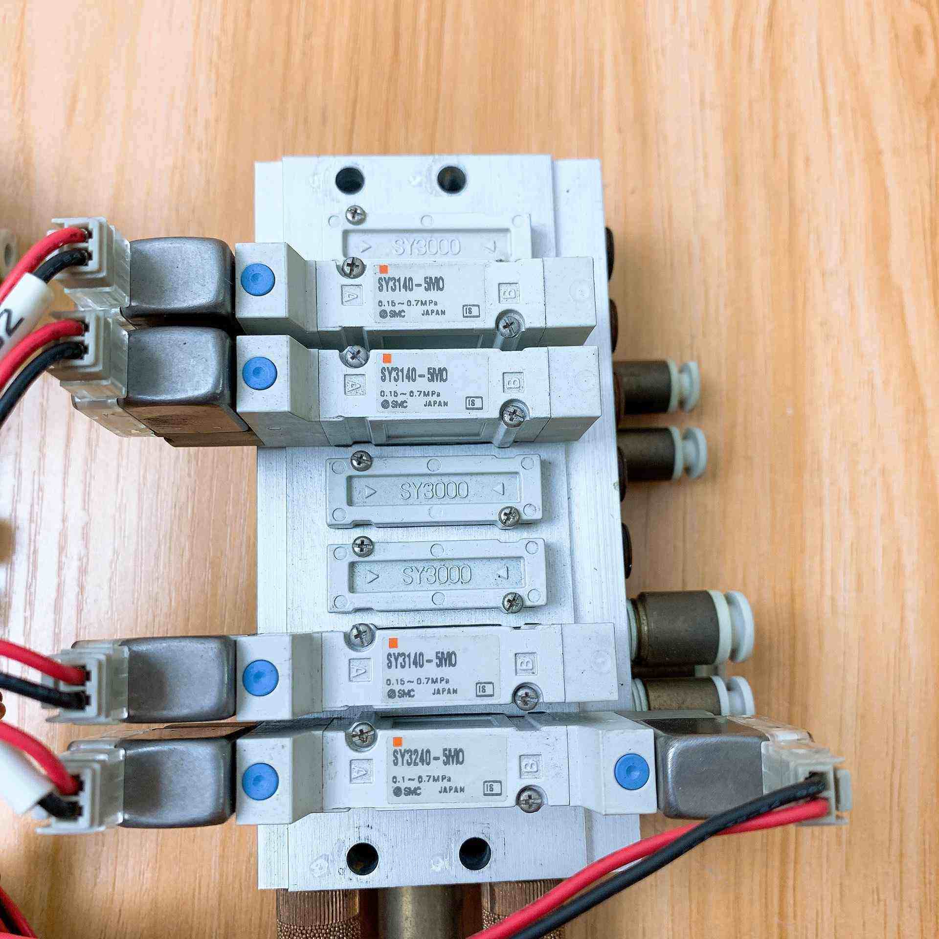 SMC电磁阀SY3140-5M0（21个）。SY3240-5，非实价
