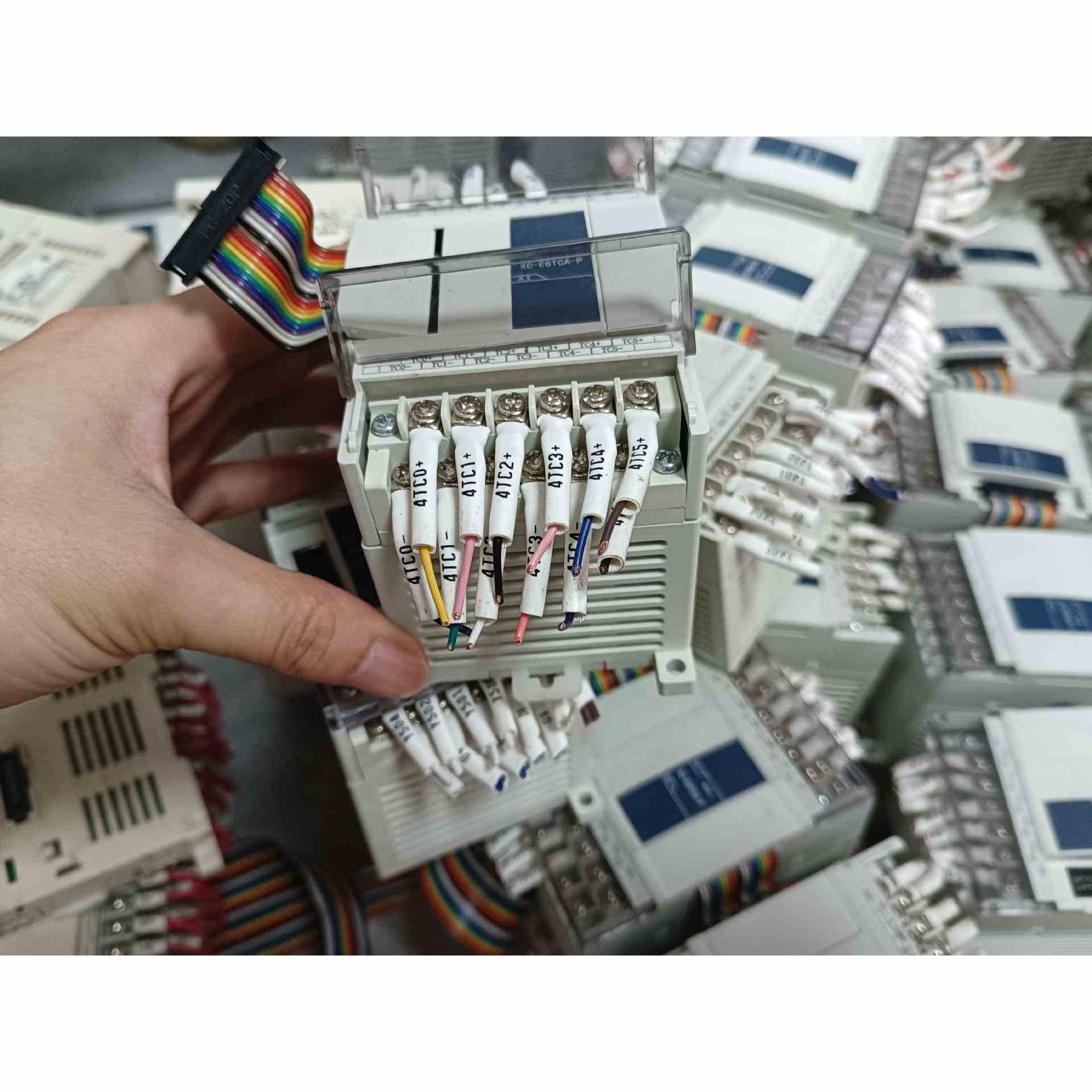 信捷PLC扩展 XC-E6TCA-P，成色漂亮，功能包好，需，不是实价