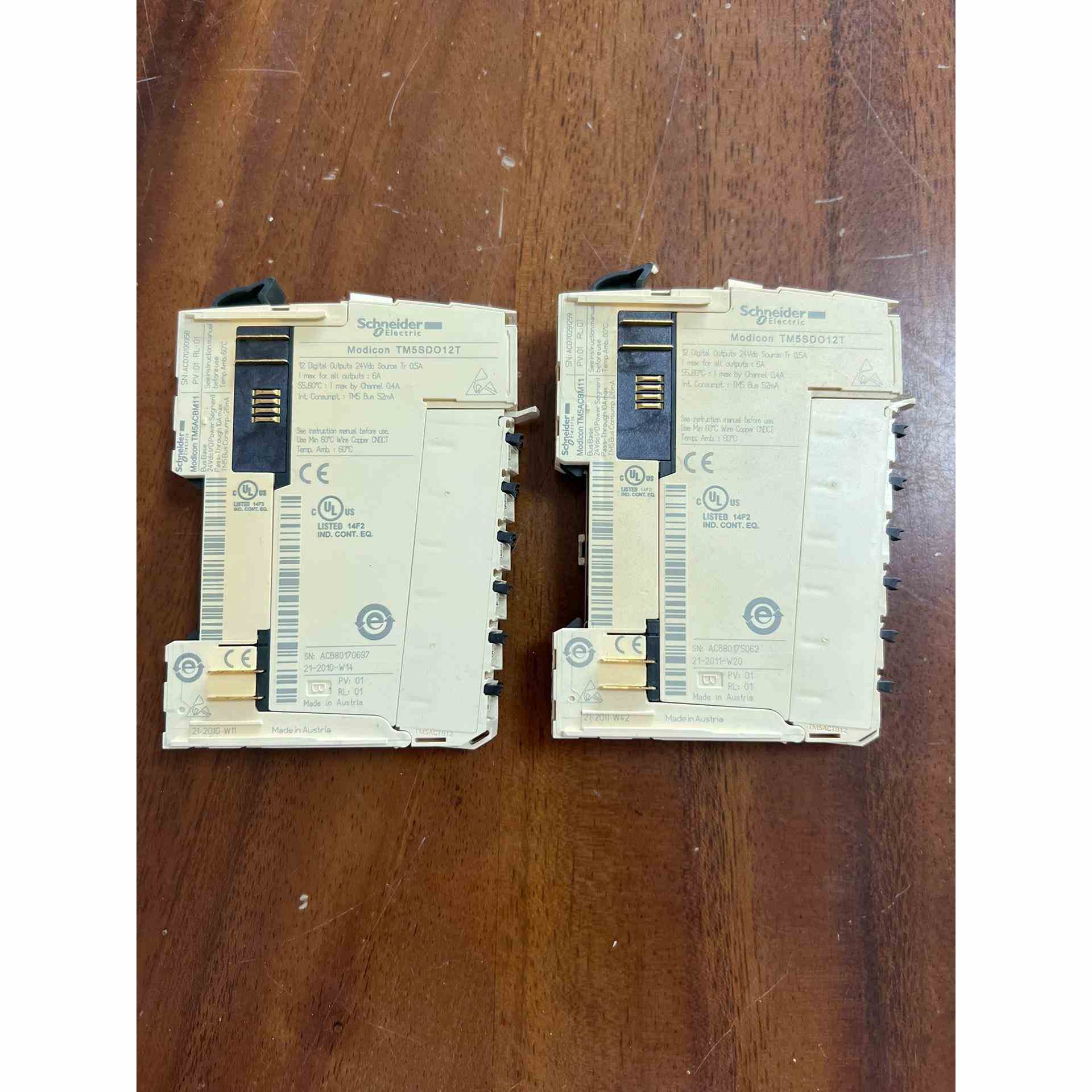 TM5SDO12T施耐德扩展模块,,功能测试完好,现,不是实价
