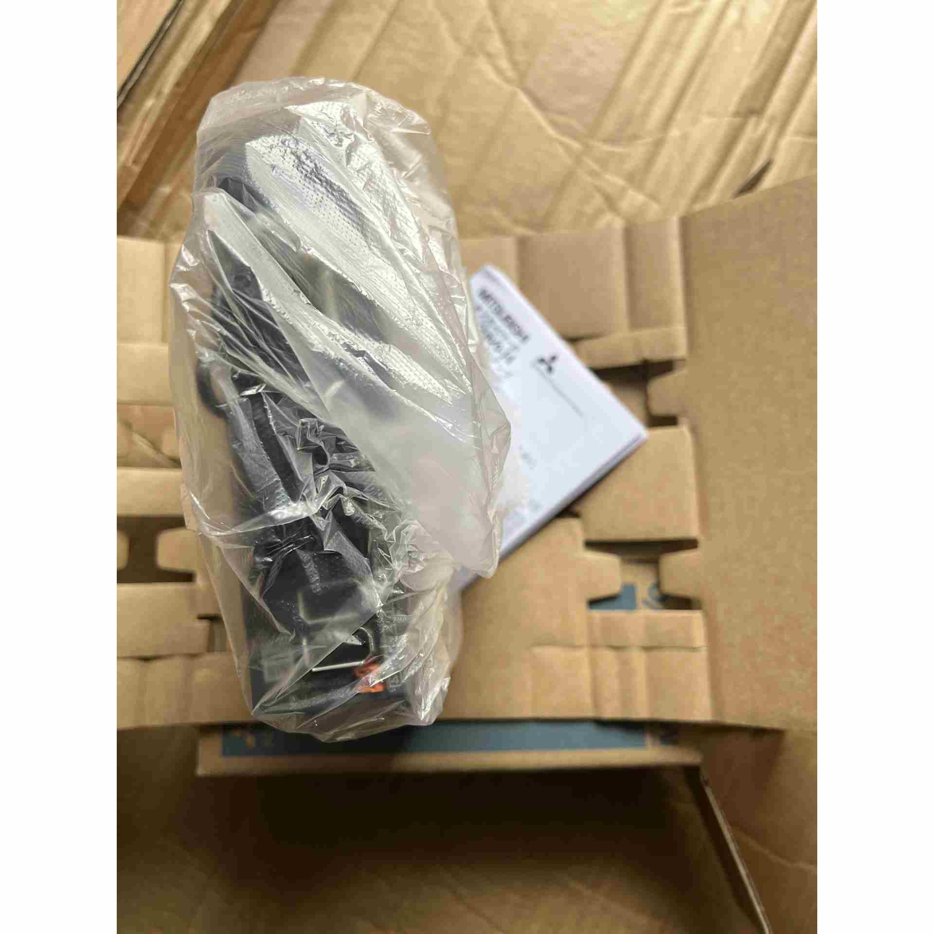 三菱低压伺服MR-J4-60B1-FG083伺服驱动器，不是实价