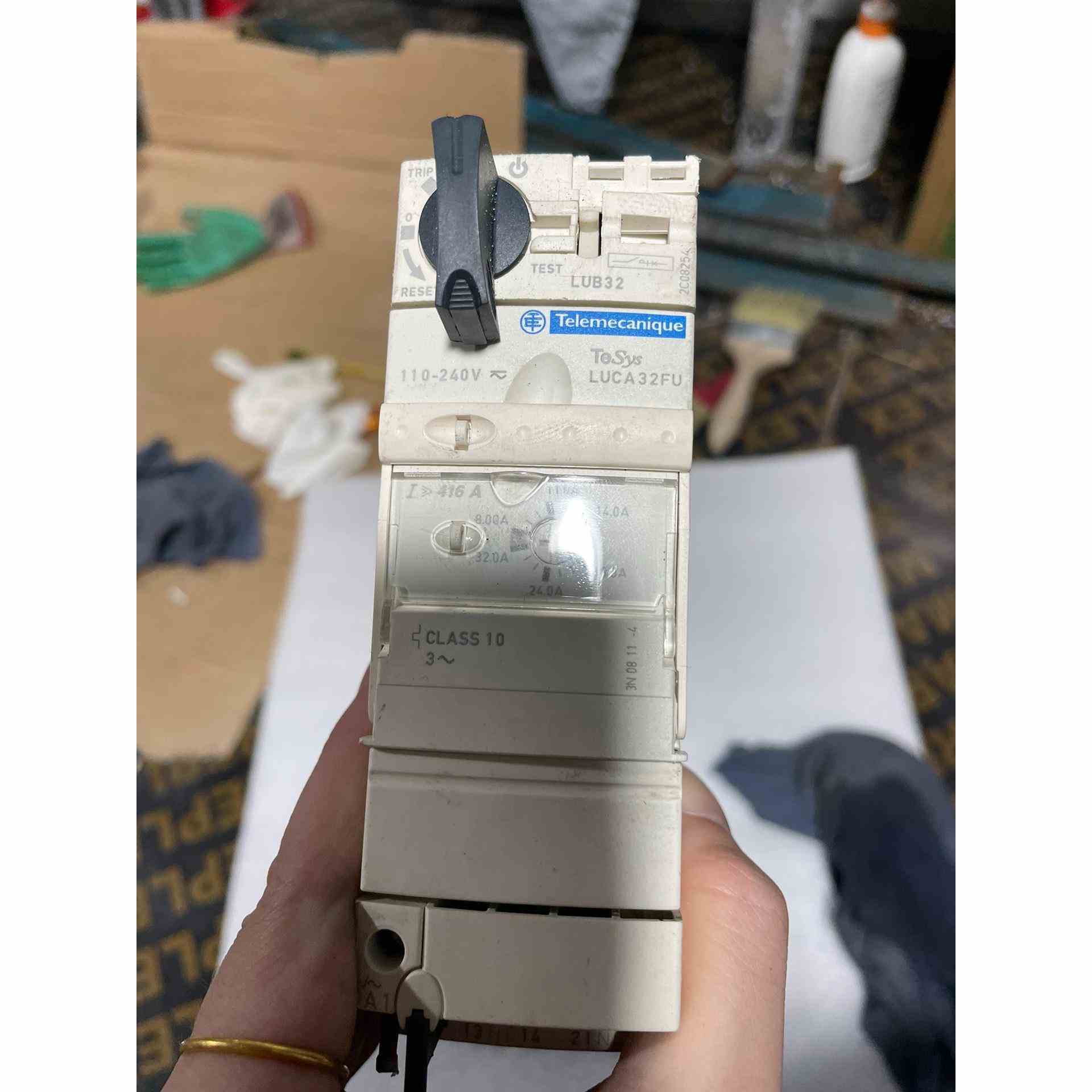 施耐德LUCA32FU，四个，一个150，不包邮，不是实价