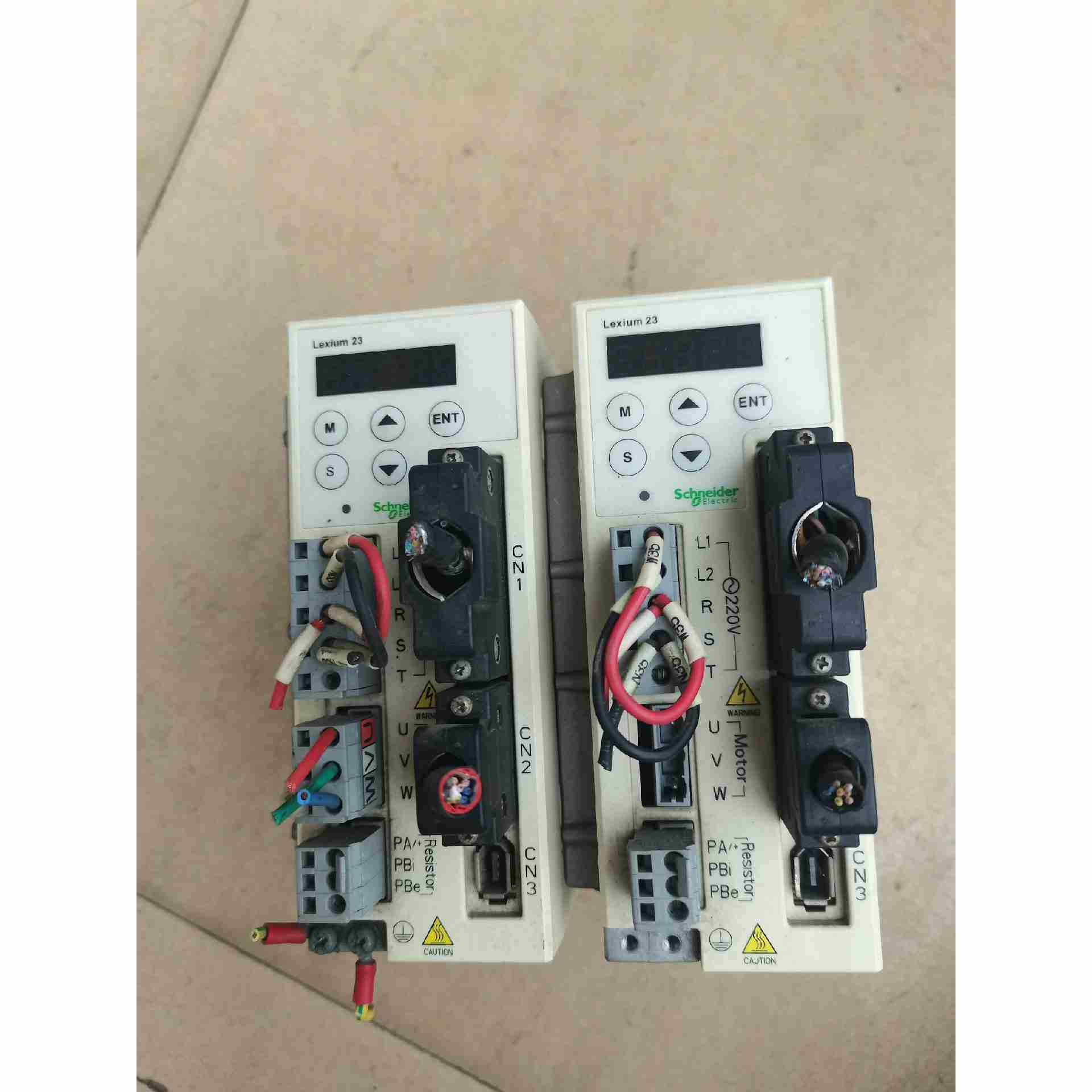 LXM23CU02M3X施耐德伺服驱动器，拆机件，成色美丽，，不是实价