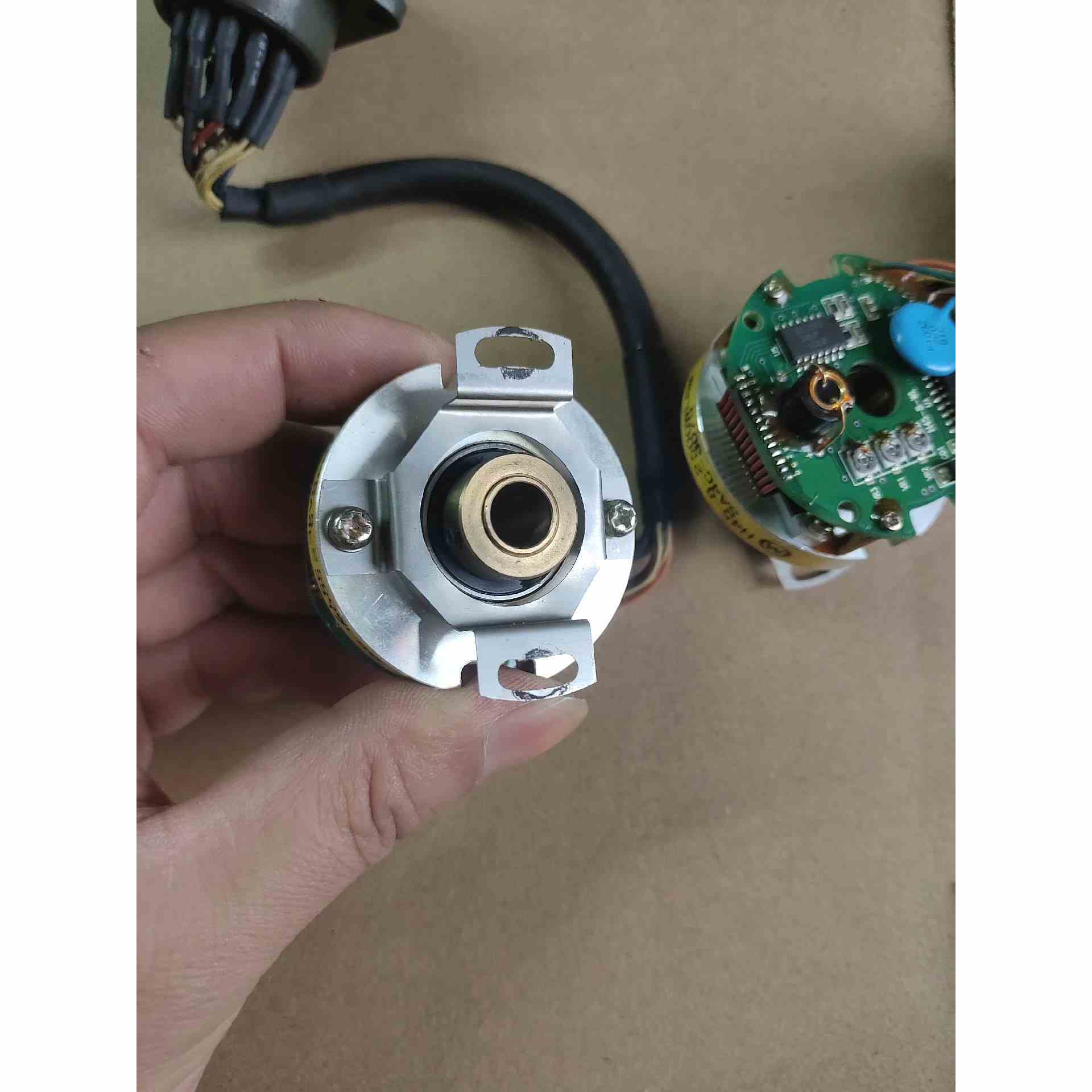 H45-8-2500WL8M编码器成色可以带头，所示，不是实价
