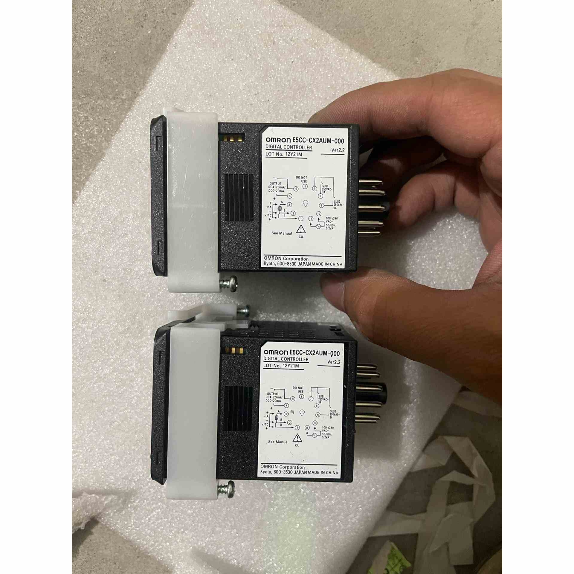 欧姆龙温控器 E5CC-CX2AUM-000 质量保证漂亮，不是实价