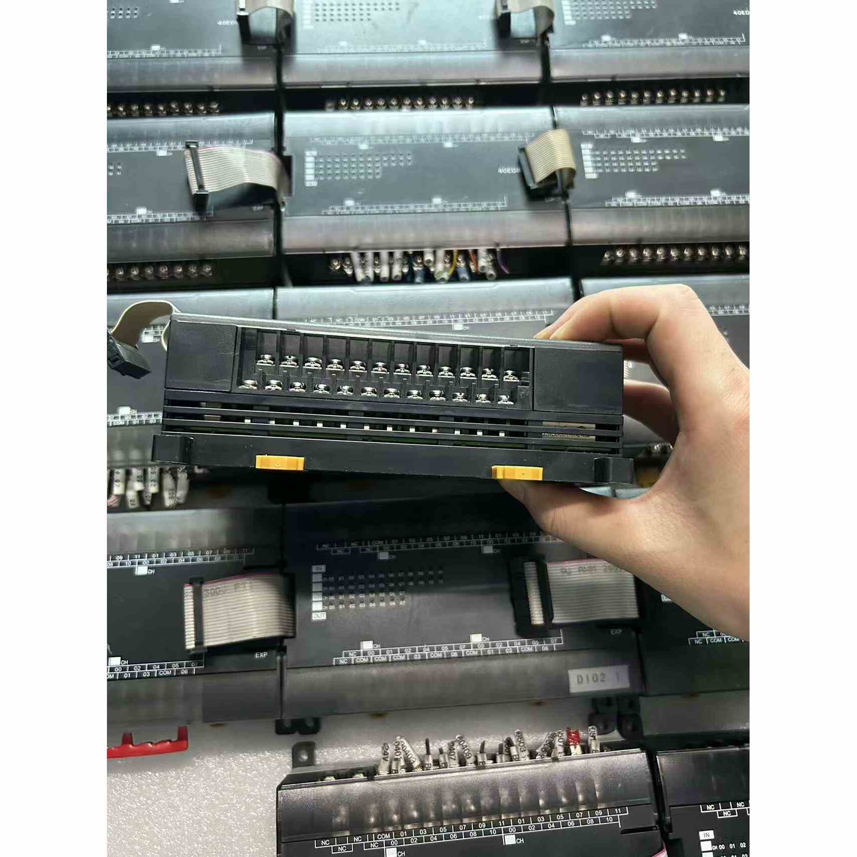 OMRON扩展CP1W-40EDR，正常拆机件，成色八九新功能包，非实价