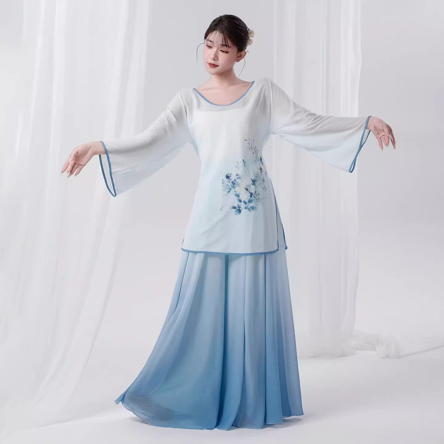 新款古典舞表演服新中式演出服装