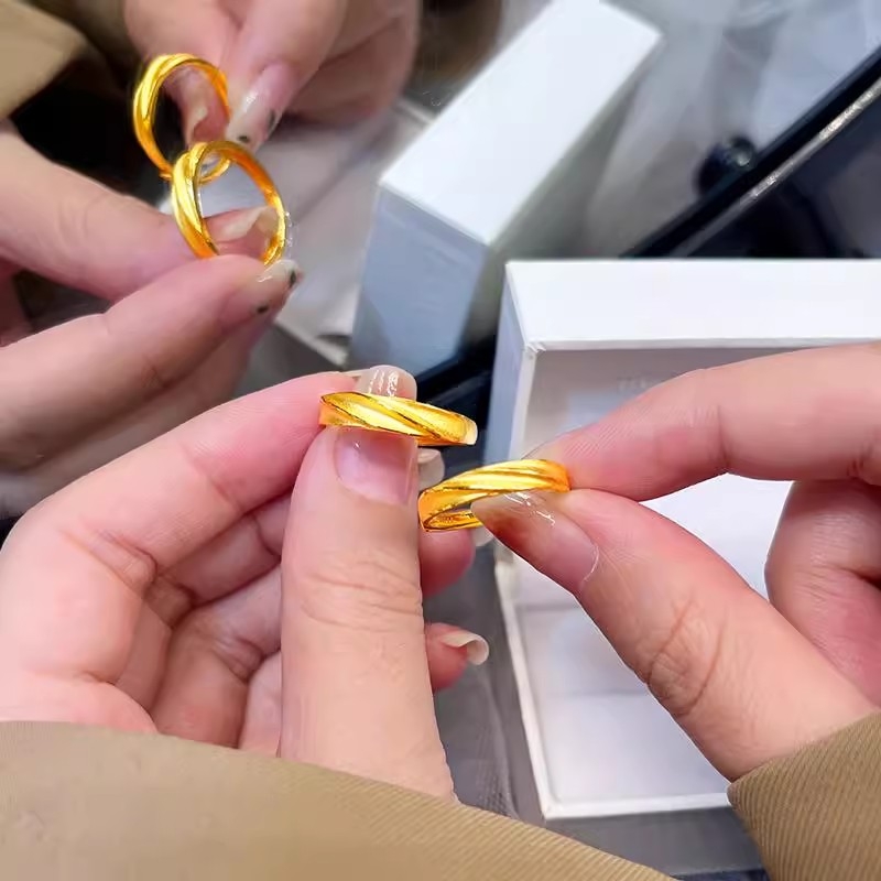 【水贝黄金】莫比乌斯环金戒指金包银实心素圈情侣对戒送女友礼物