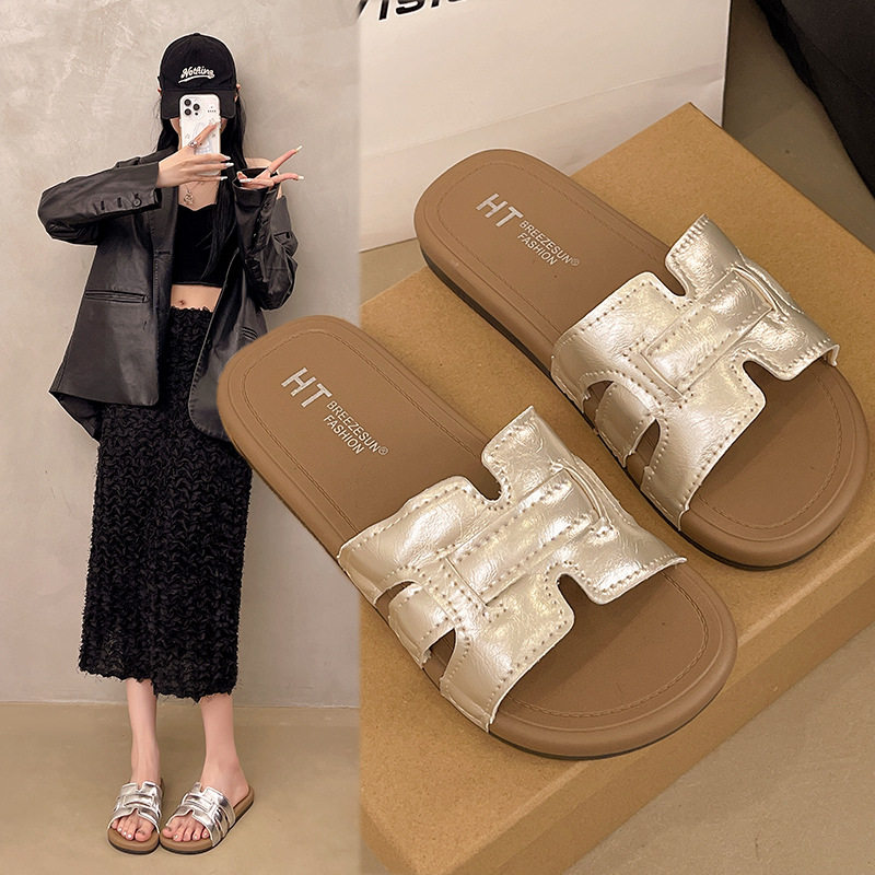 勃肯拖鞋女夏季外穿新款平底休闲百搭一字拖配裙子沙滩罗马凉拖鞋