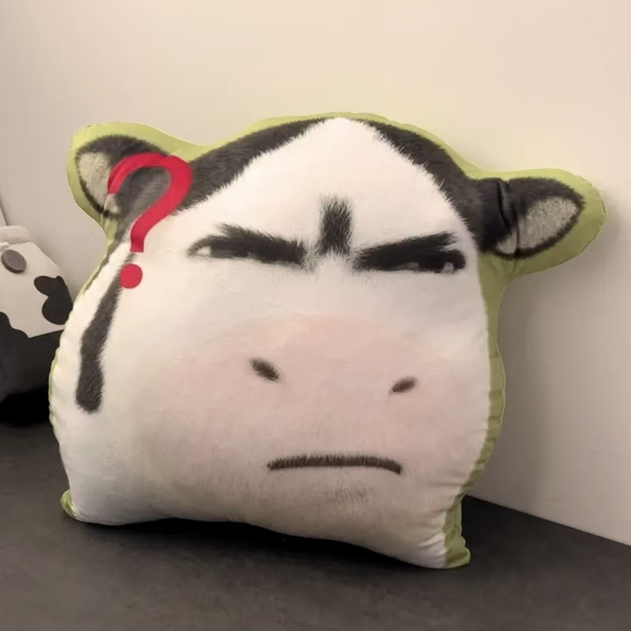 抽象草地牛搞笑表情包趣味抱枕