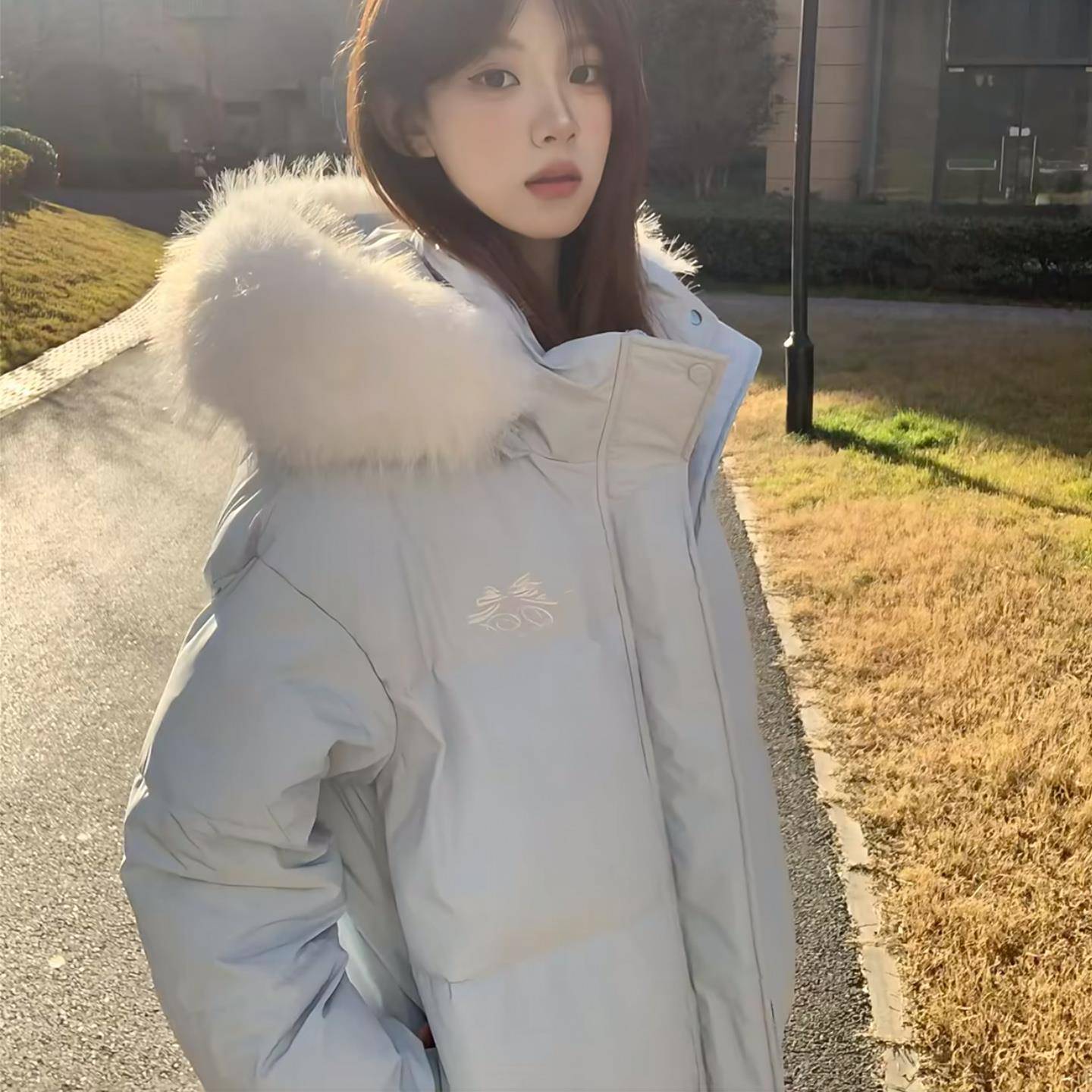 奶蓝色毛领连帽羽绒棉服女款2025新款冬季韩系宽松加厚百搭派克服