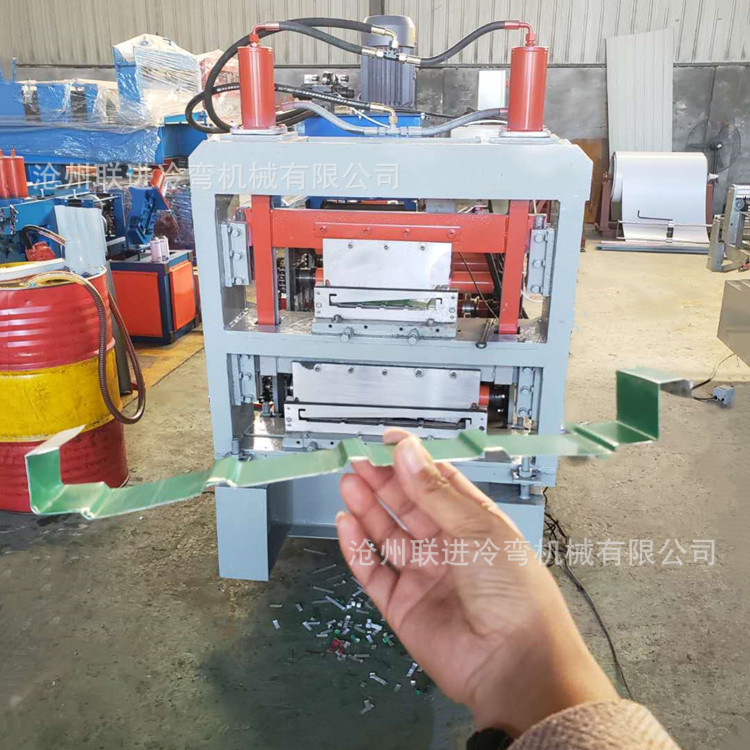 铁皮瓦760角驰压瓦机彩钢双层琉璃瓦机暗扣全自动彩钢瓦设备